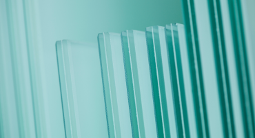 Verre feuilleté vs verre trempé : lequel est le plus adapté à vos besoins de sécurité ?