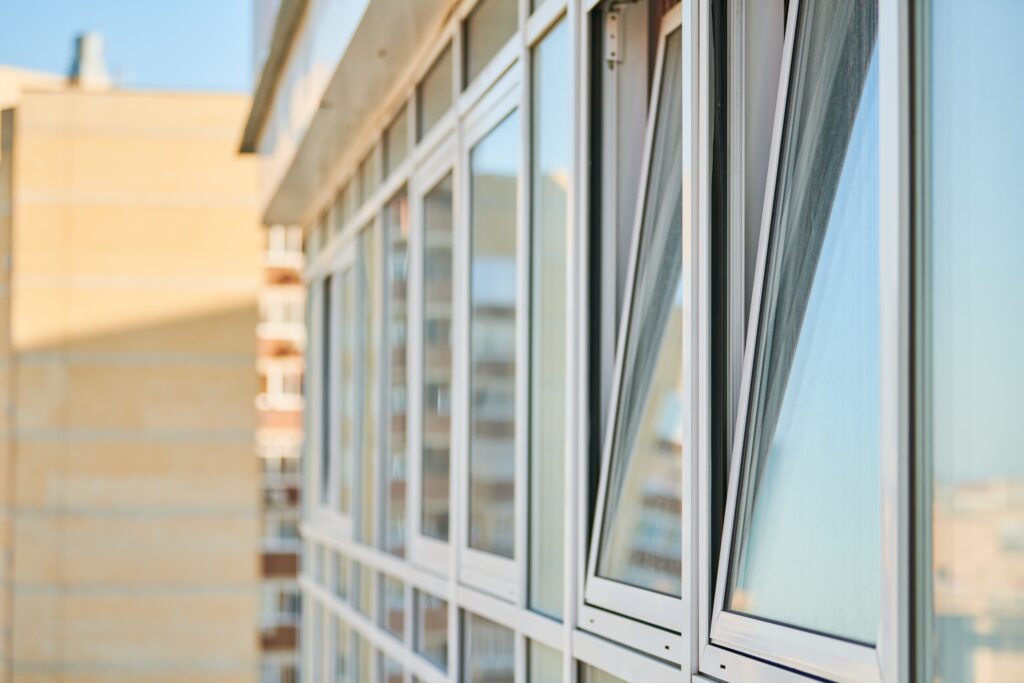 verre pour fenêtres en bâtiment