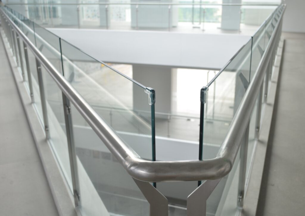 Barrière en verre pour bâtiment intérieur