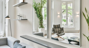 Functional and Decorative Mirrors in Interior Design : Trends, Inspiration and Architectural Elegance for 2025